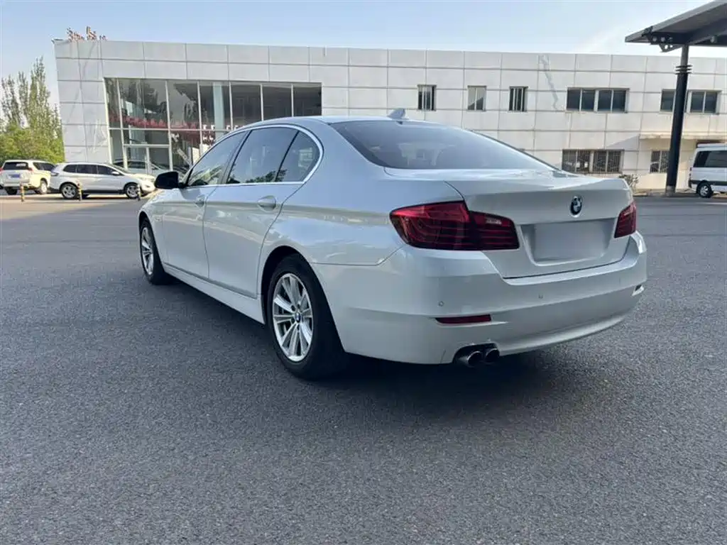 BMW 5 Series 2017 520Li Classic Edition фото 5