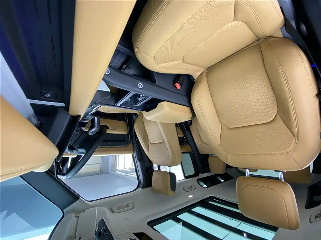 Land Rover Defender 2024 110 3.0T P400 Dark Special Edition фото 8