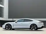 صورة 2 - Porsche Taycan