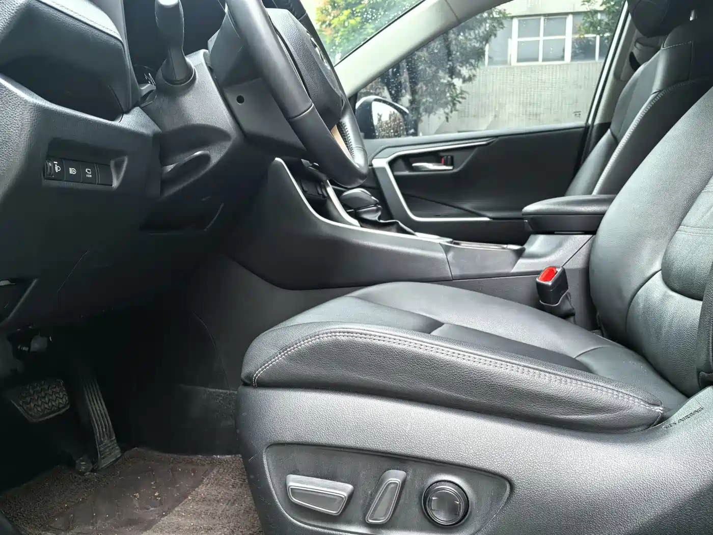 Toyota RAV4 Rongfang 2023 2.0L CVT FWD Style Plus Edition фото 6