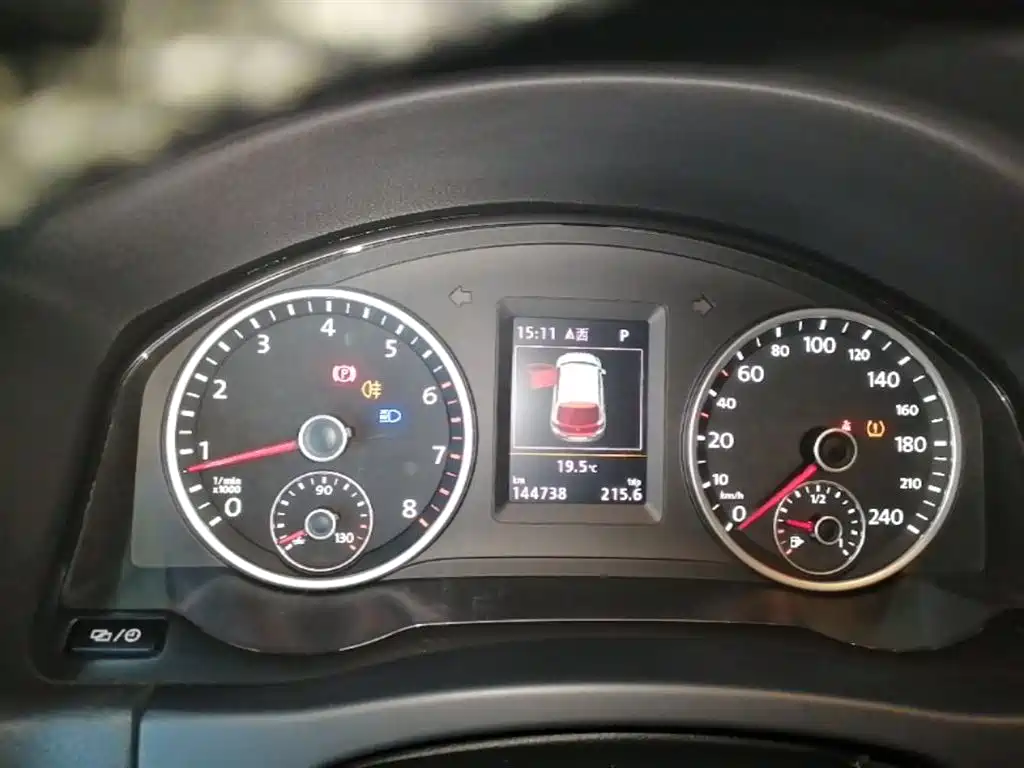 Volkswagen Tiguan 2015 1.8TSI Automatic 2WD Highline фото 12