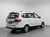 Фото 2 - Baojun 730