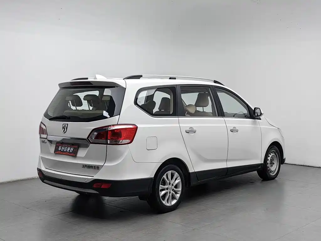 Фото 2 - Baojun 730