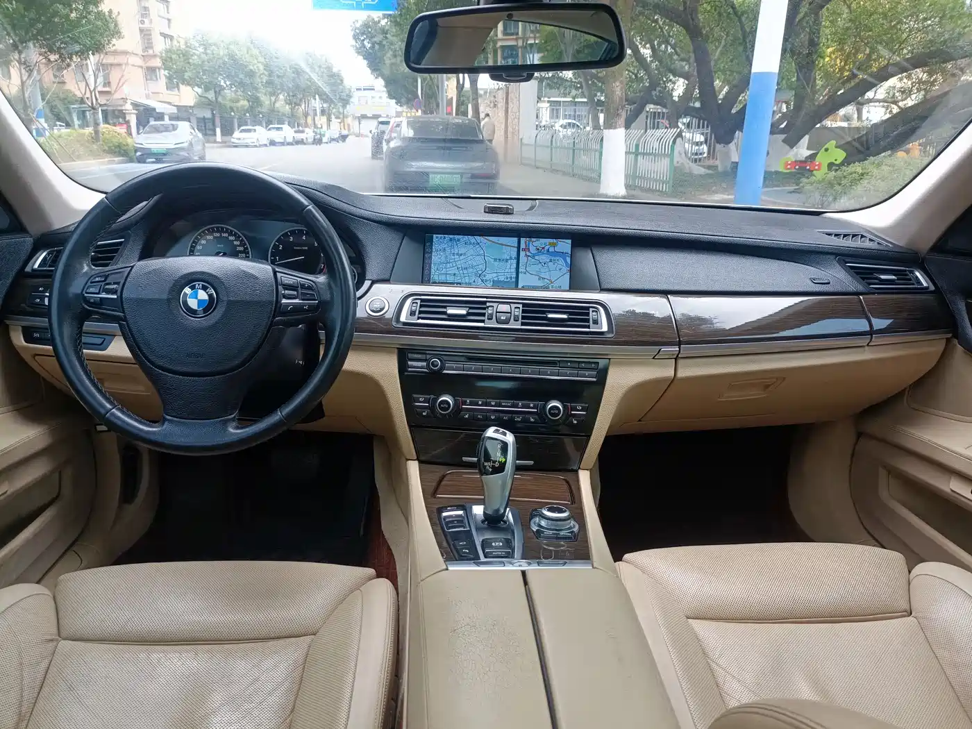 BMW 7 Series 2009 740Li Premium фото 37