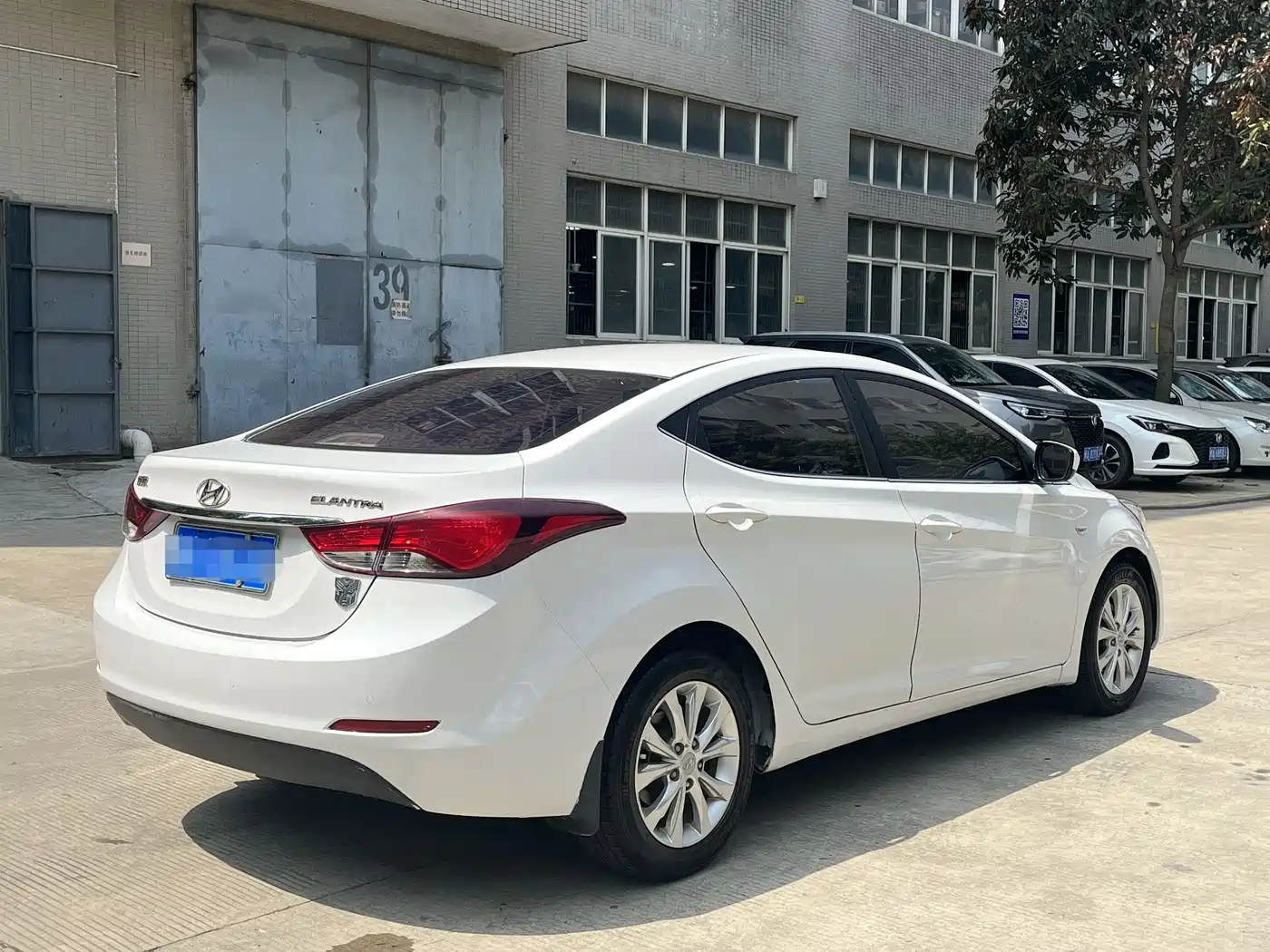 Hyundai Langdong 2016 1.6L Automatic Smart Edition фото 6