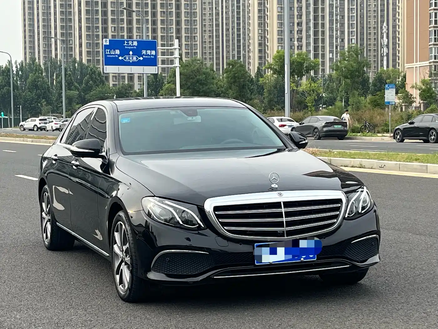 Mercedes-Benz E-Class 2018 E 300 L Luxury фото 17