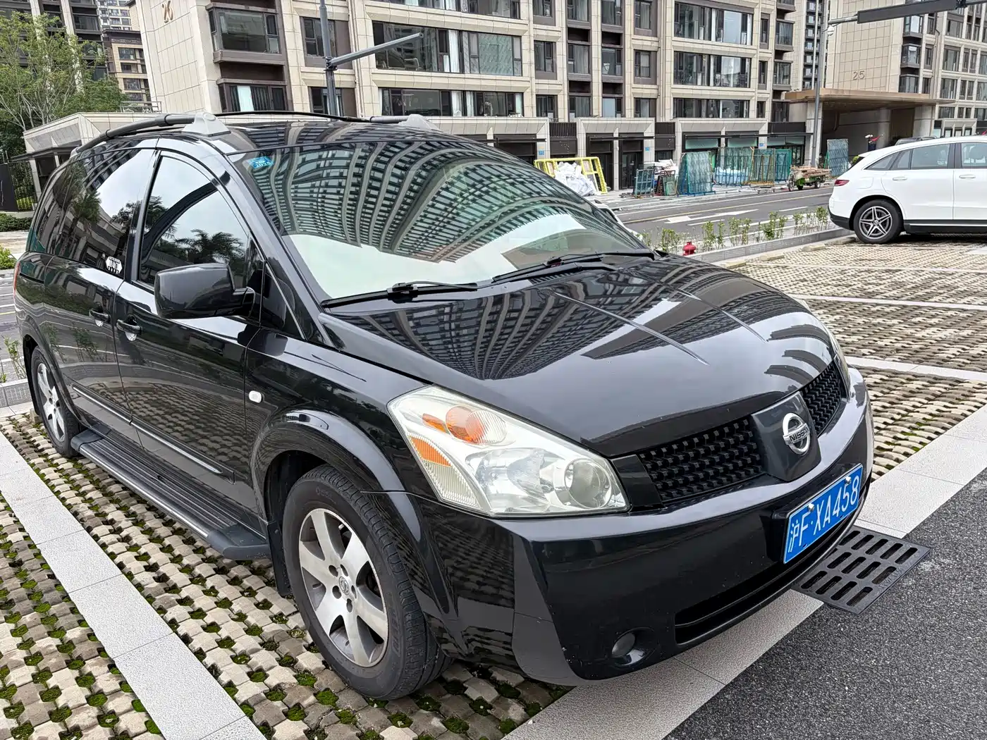 Photo 3 - Nissan Quest