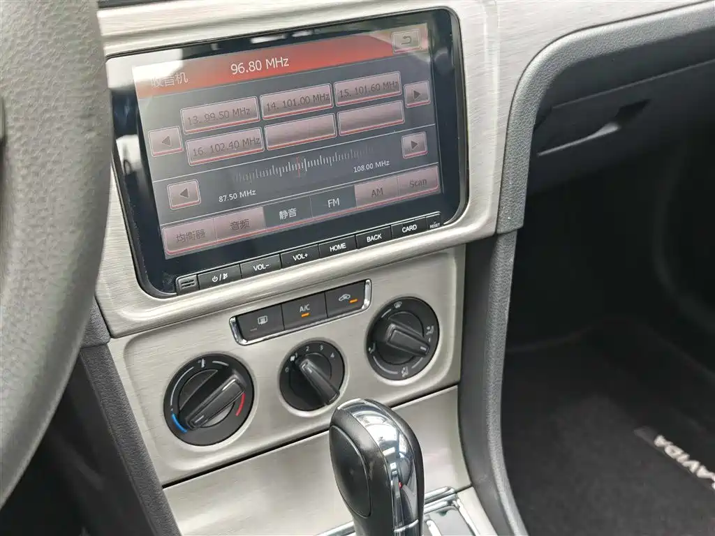Volkswagen Lavida 2015 1.6L Automatic Comfort Edition фото 21