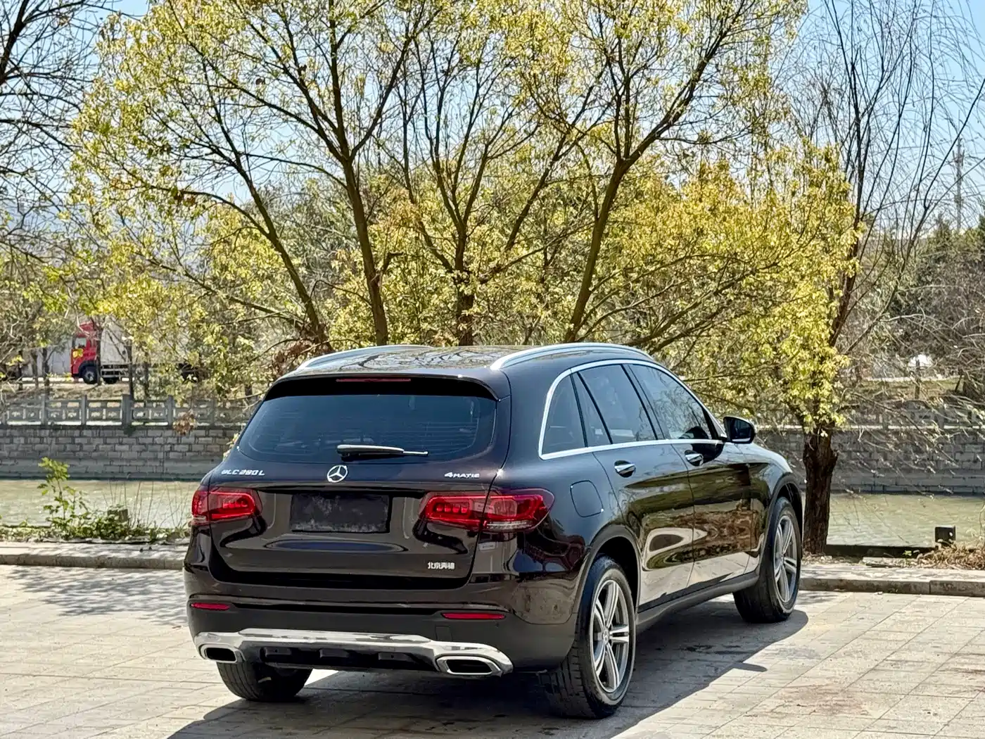 MERCEDES-BENZ GLC