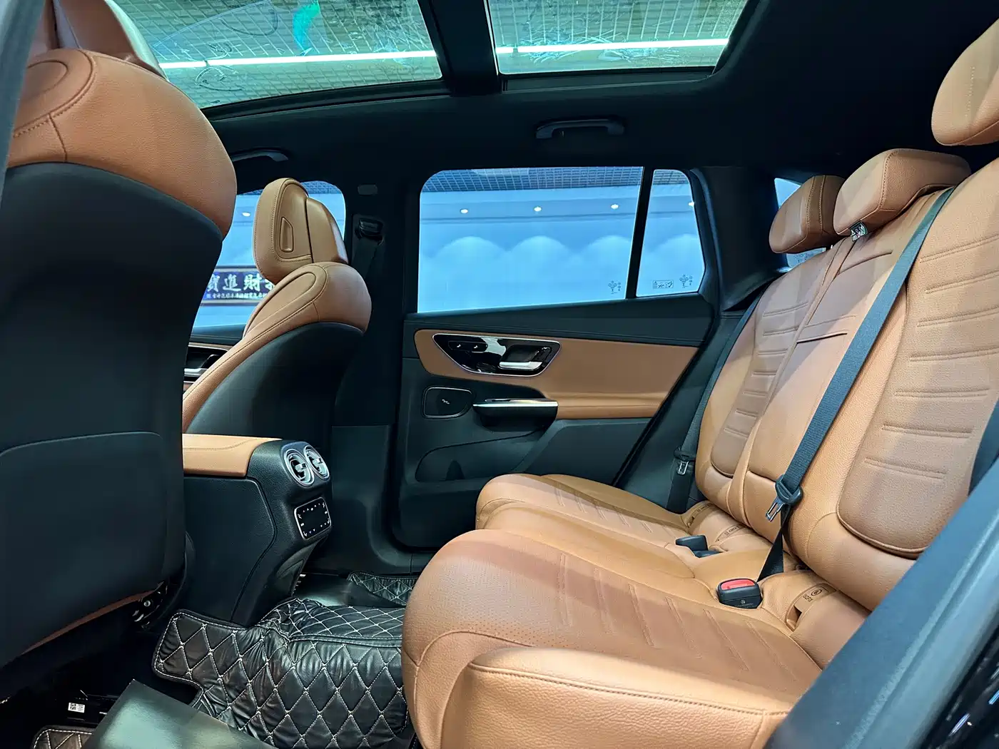 Mercedes-Benz GLC 2024 GLC 260 L 4MATIC Luxury 5-seater фото 6