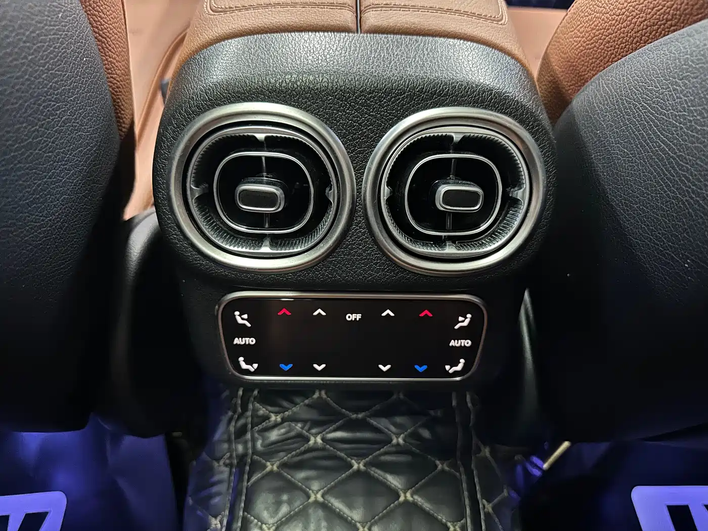 Mercedes-Benz GLC 2024 GLC 260 L 4MATIC Luxury 5-seater фото 15