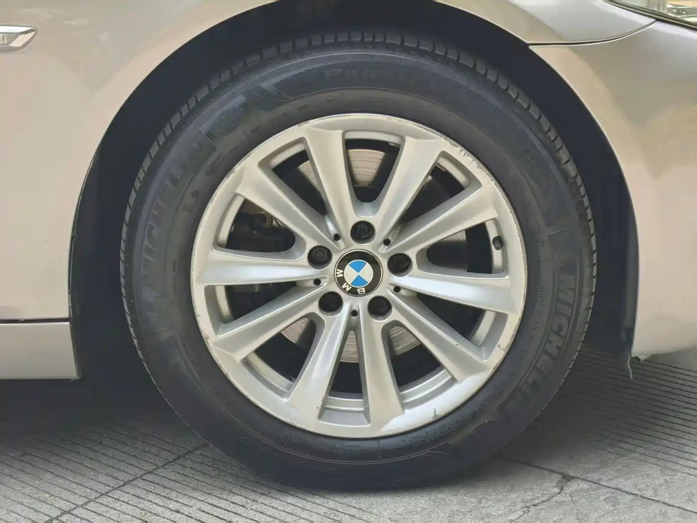 BMW 5 Series 2013 525Li Leadership фото 16