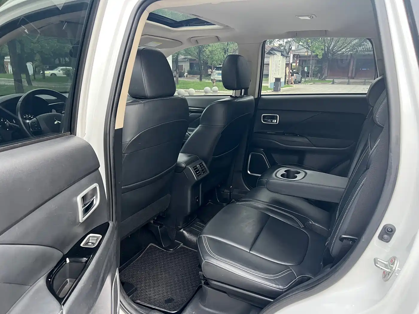 Фото 9 - Mitsubishi Outlander