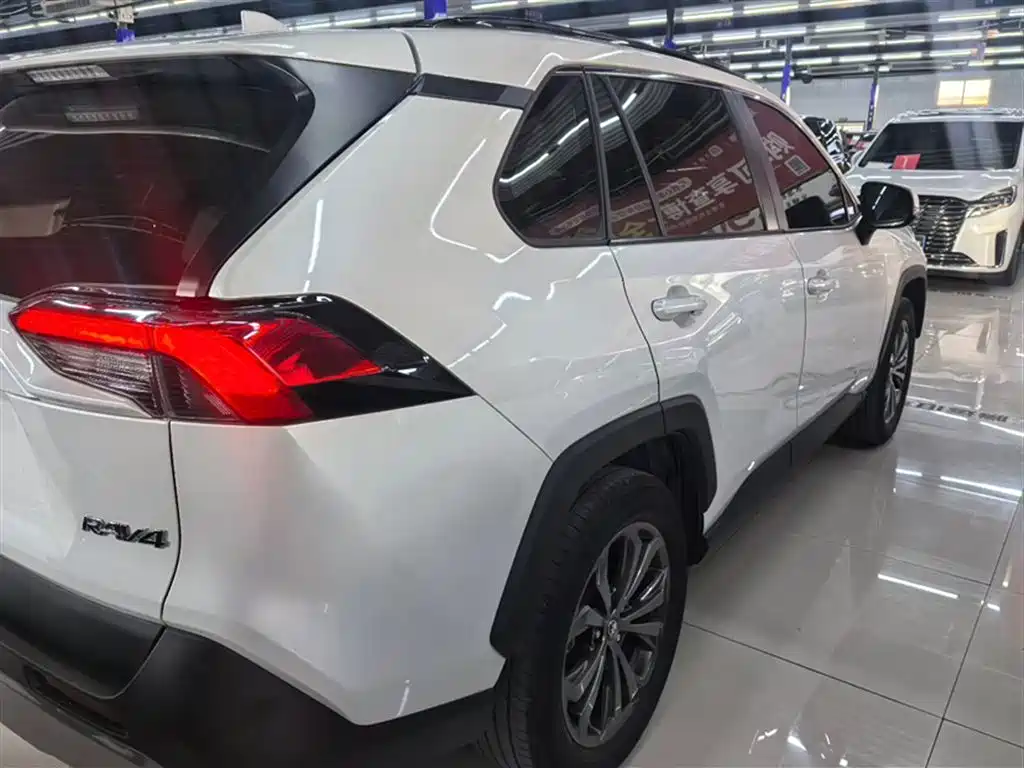 Toyota RAV4 Rongfang 2023 2.0L CVT FWD Style Plus Edition фото 10