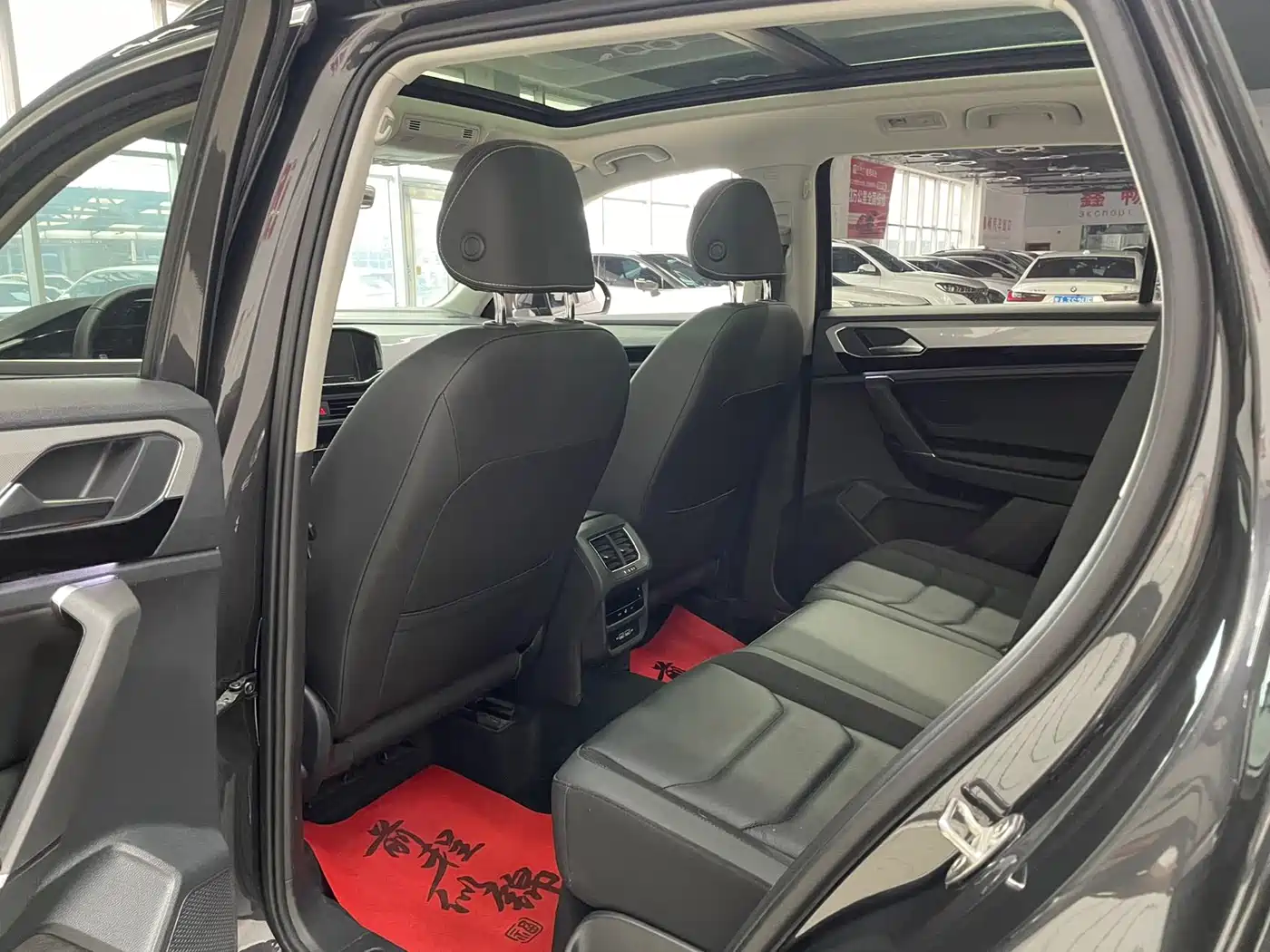 Volkswagen Tayron 2022 280TSI 2WD Luxury Smart Connect Edition фото 9