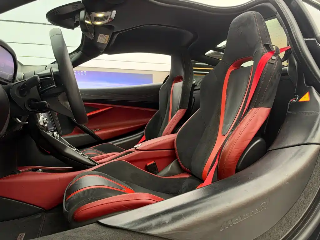 صورة 5 - McLaren 720S