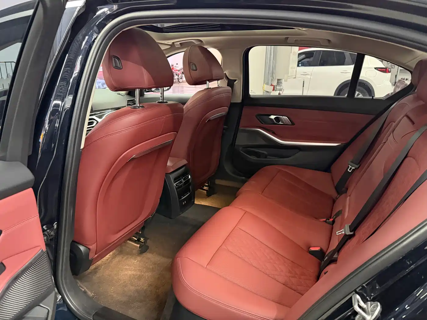 BMW 3 Series 2023 320Li M Sport Package фото 15