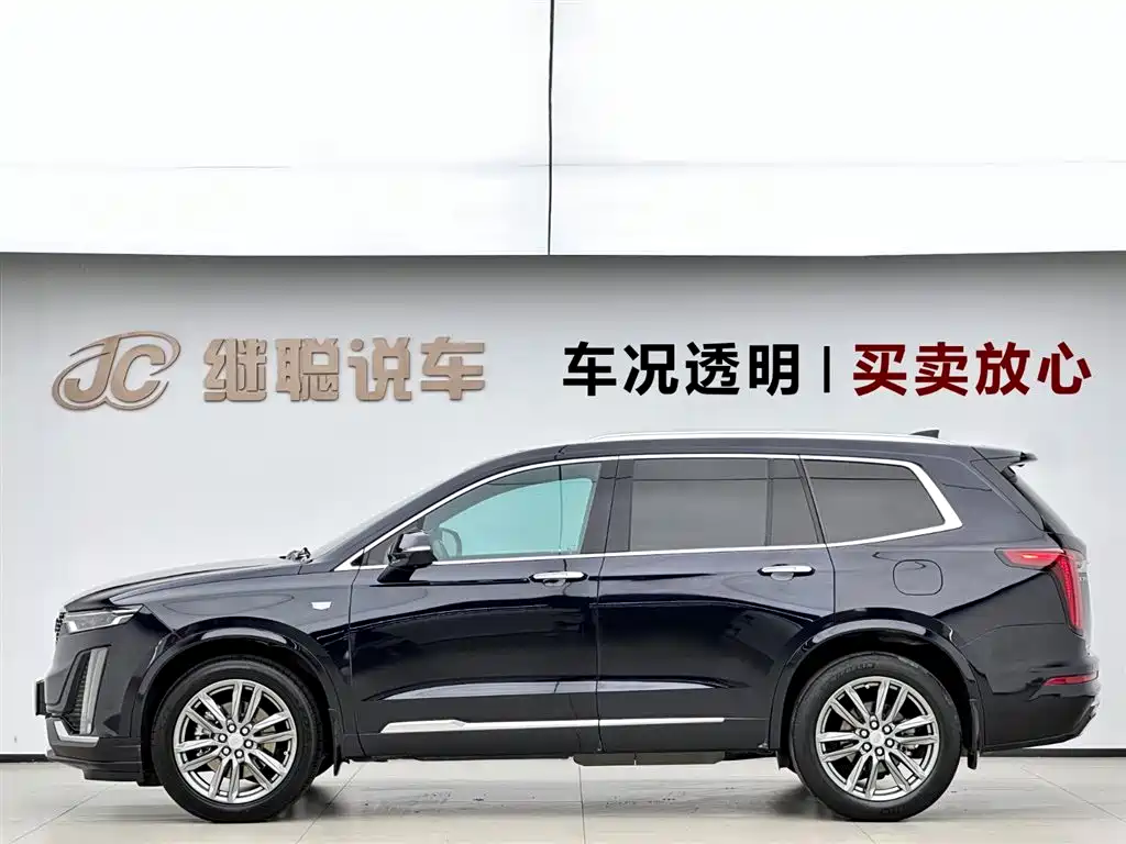 CADILLAC XT6