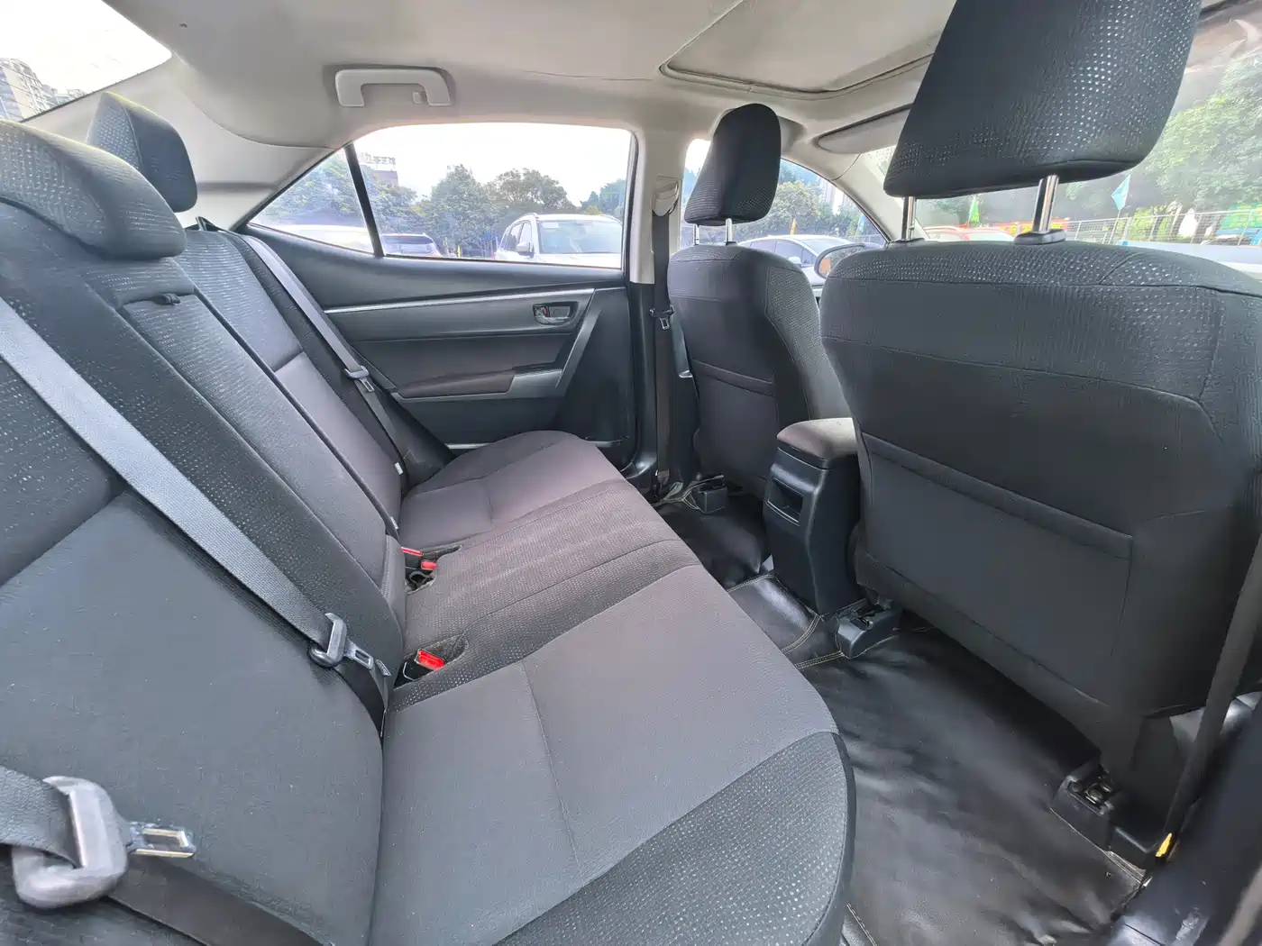 Toyota Corolla 2017 Facelift 1.2T S-CVT GL-i фото 8