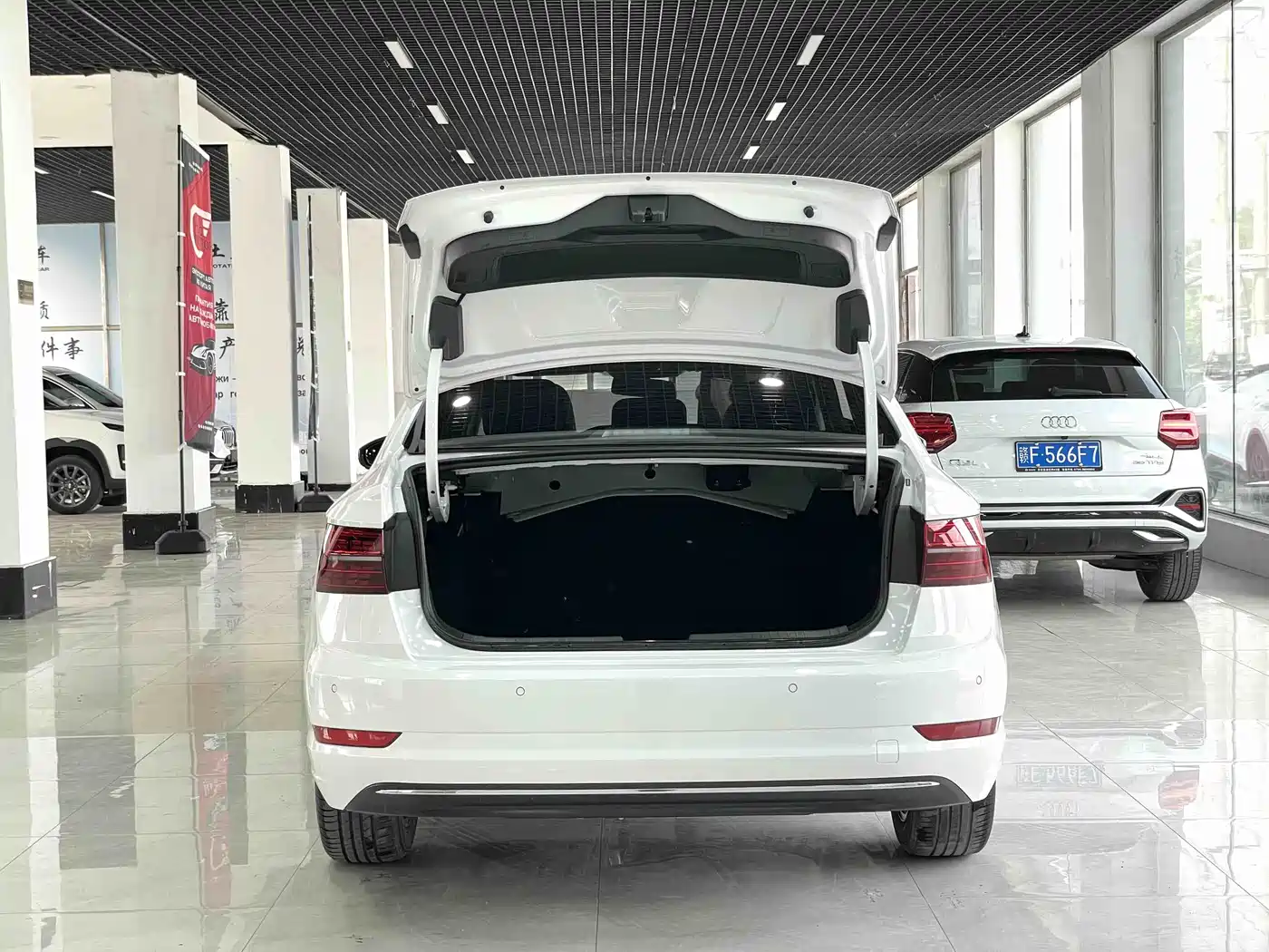 Volkswagen Sagitar 2022 280TSI DSG Surpassing Edition фото 16