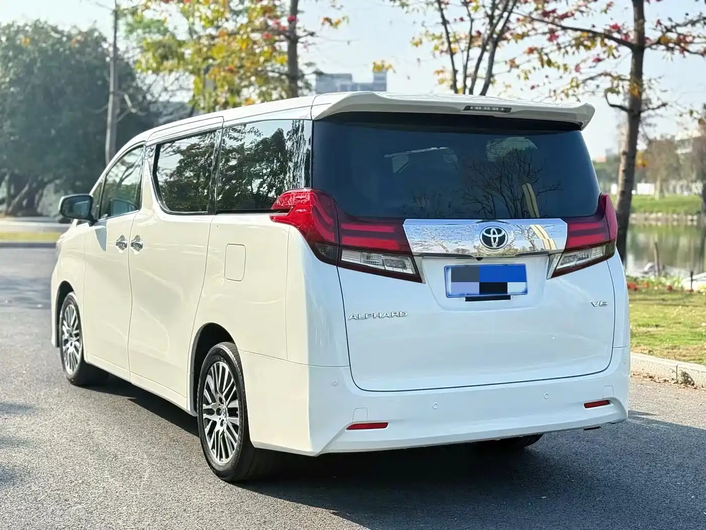 Toyota Alphard 2015 3.5L Luxury Edition фото 3