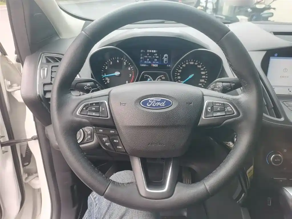 Фото 11 - Ford Kuga