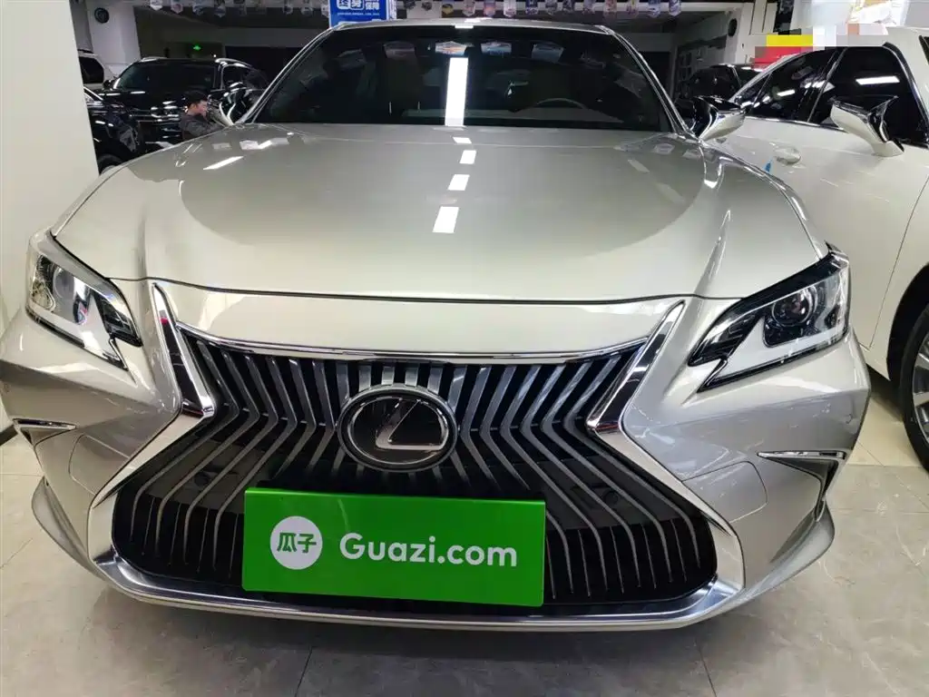 Lexus ES 2020 200 Excellence фото 3