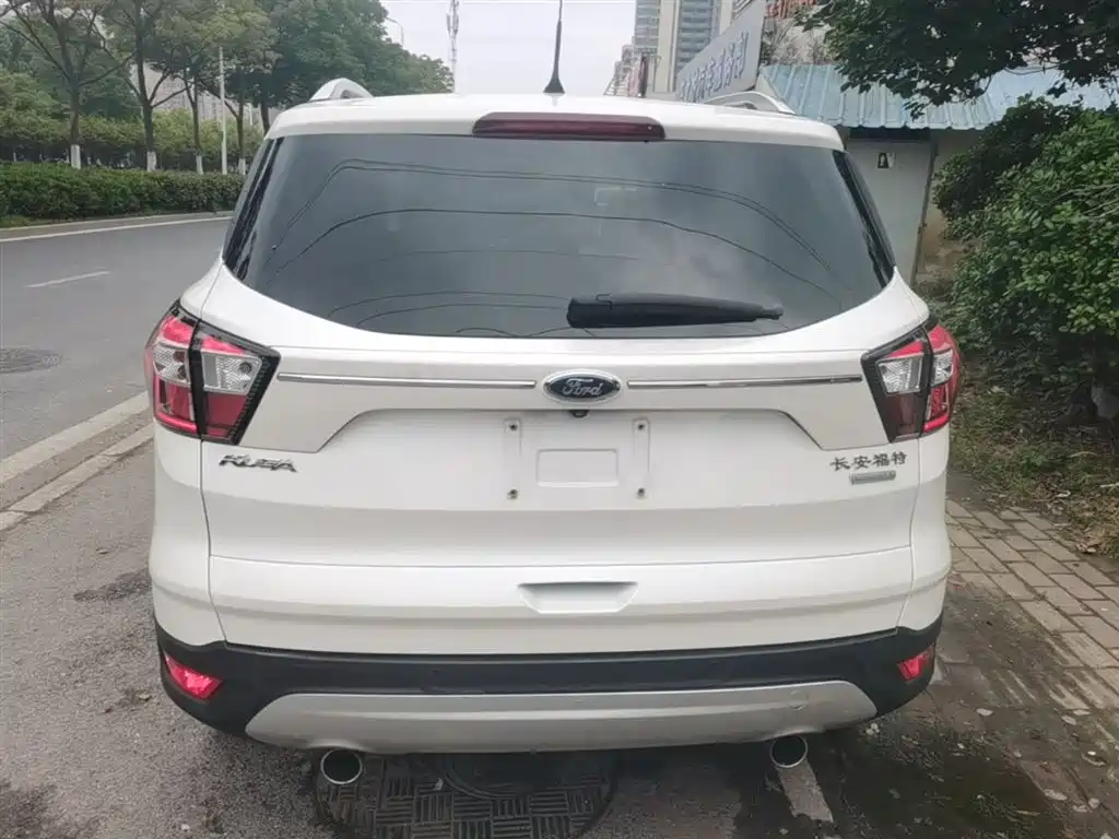 Фото 6 - Ford Kuga