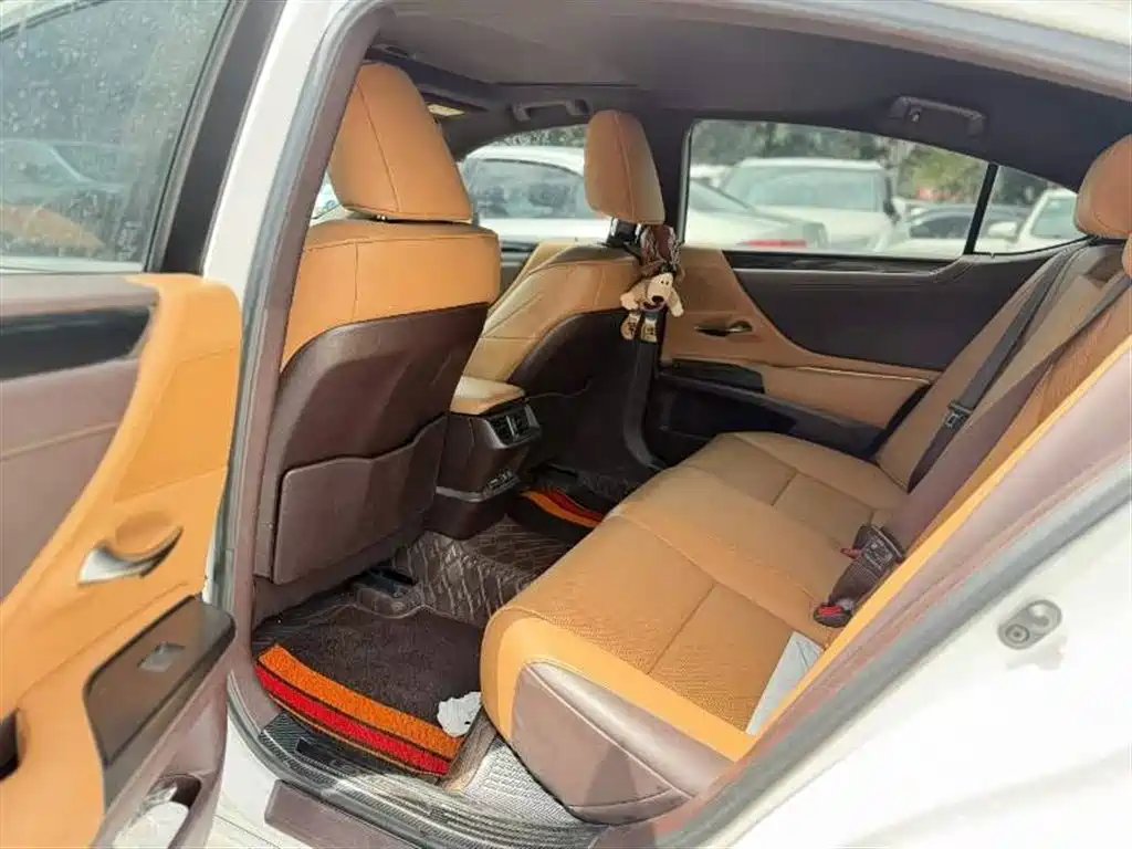 Lexus ES 2020 200 Excellence фото 4