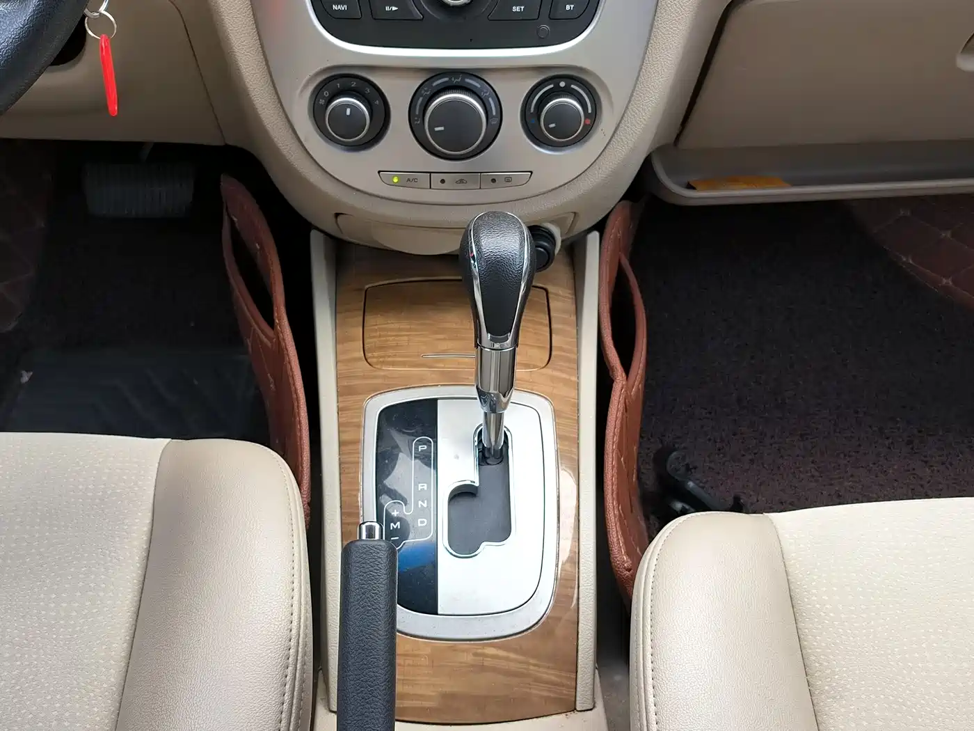 Buick Excelle 2015 1.5L Automatic Classic фото 15