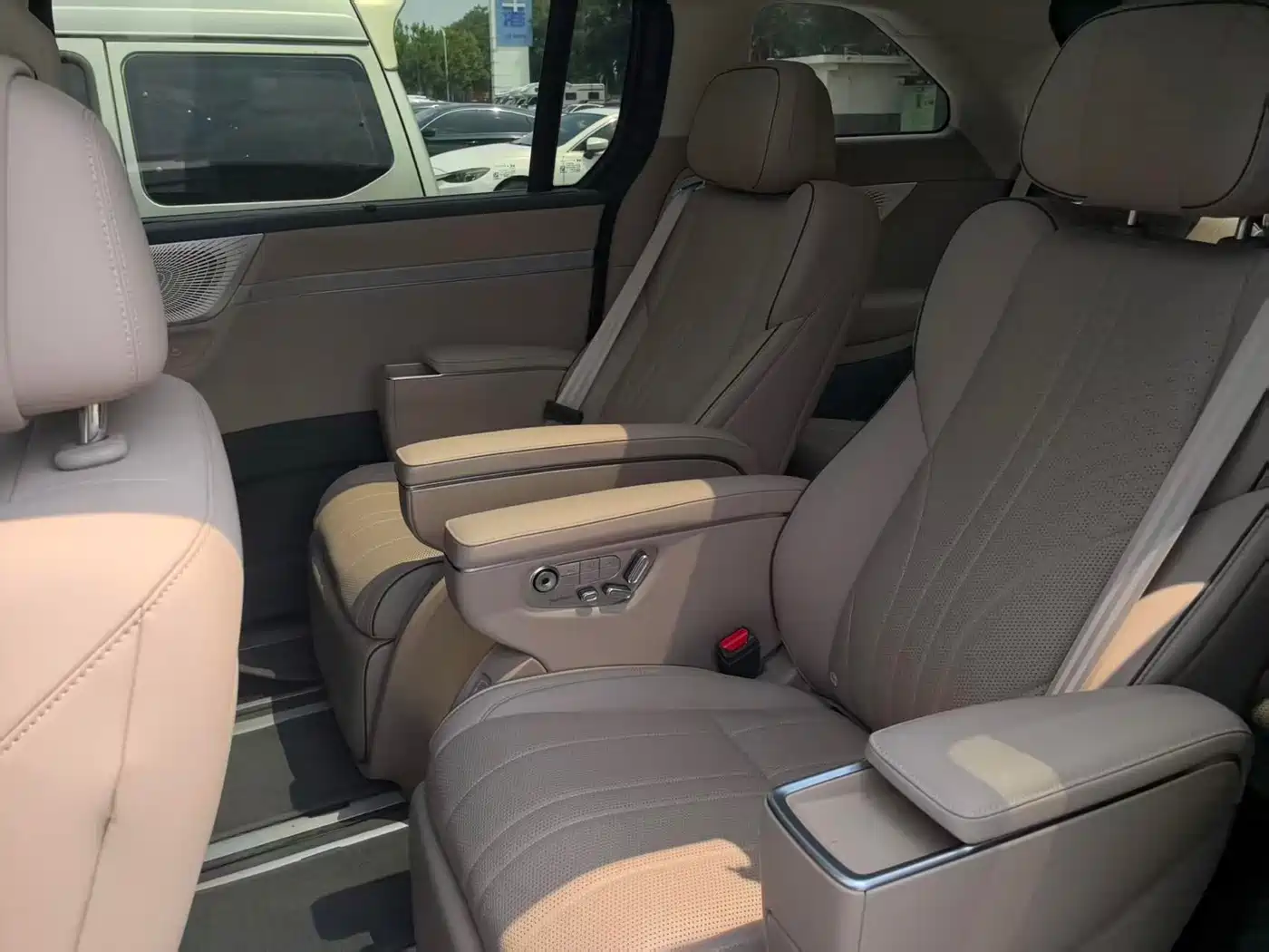 XPeng X9 2025 2025 Extended Range Edition