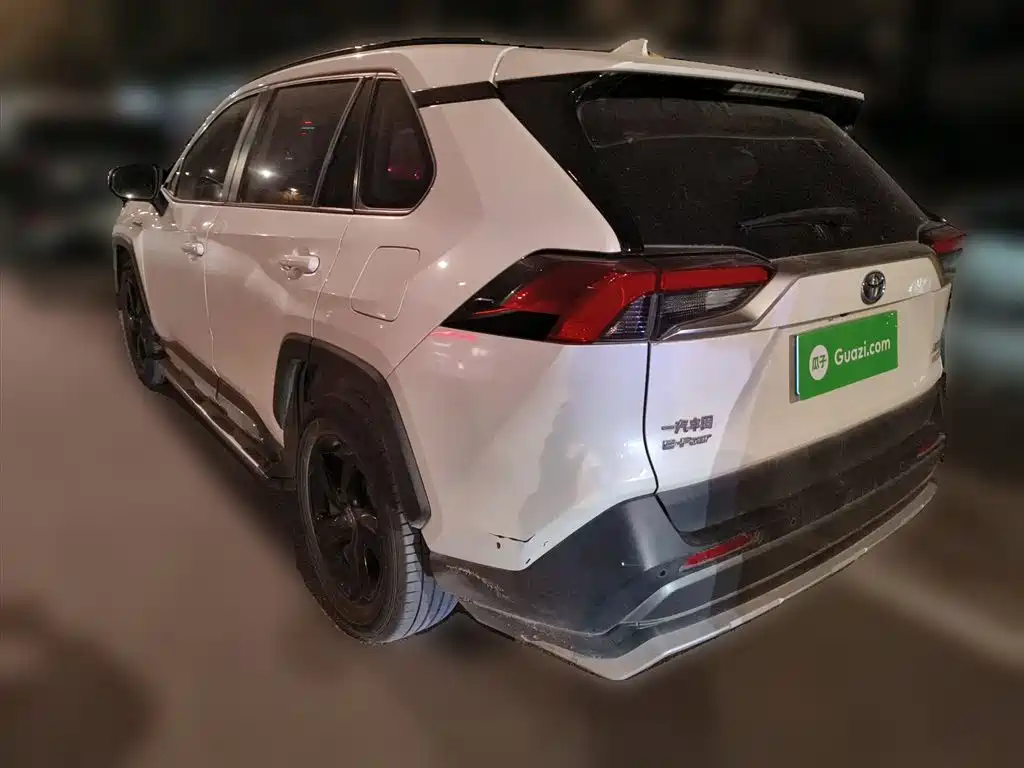 Toyota RAV4 Rongfang 2020 Hybrid 2.5L E-CVT AWD Flagship Edition фото 27