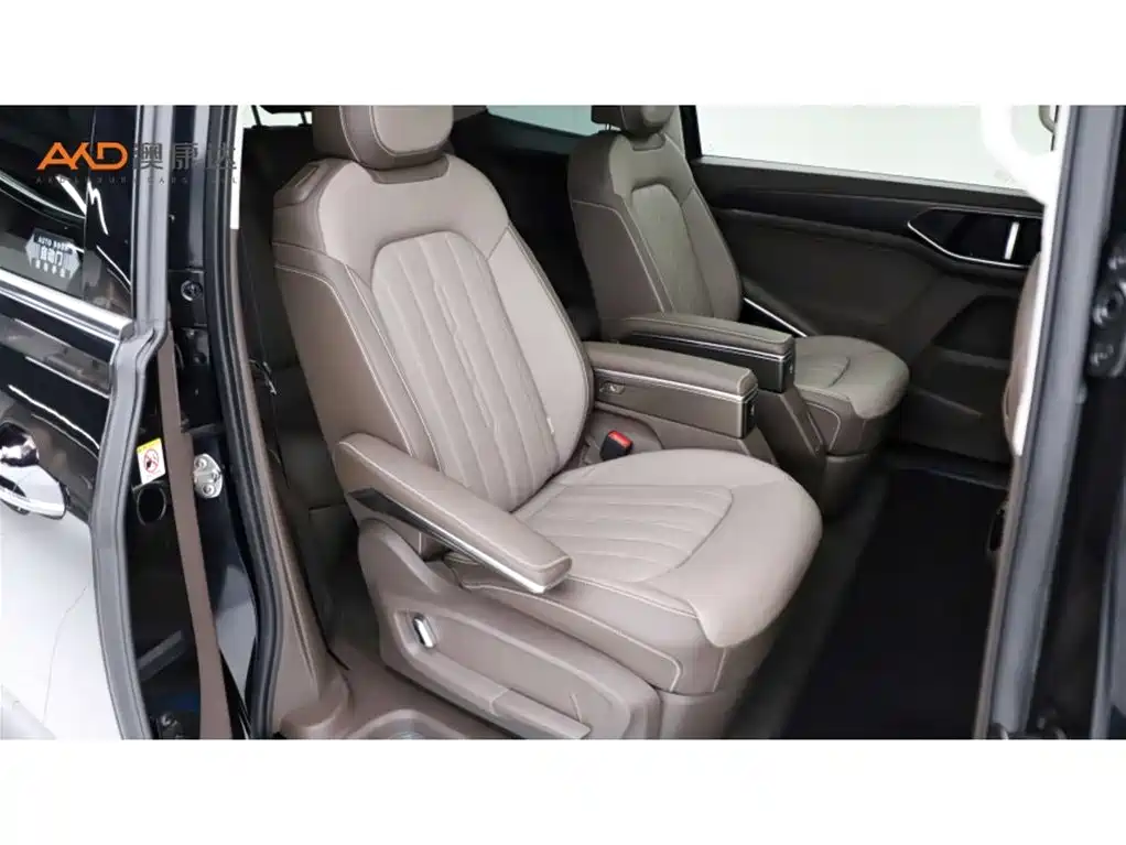 Volkswagen Viloran 2022 380TSI Premium Edition фото 8