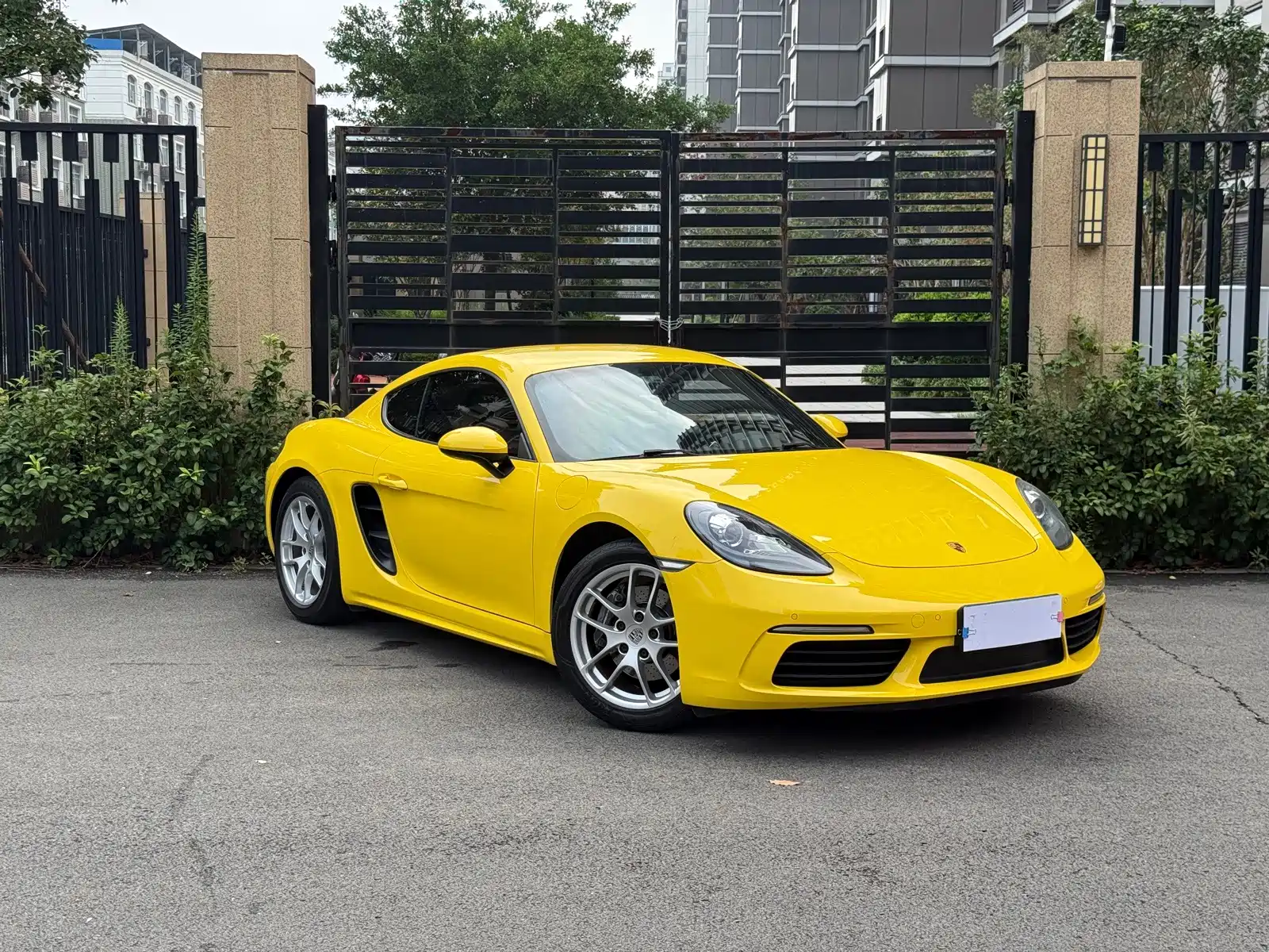 Photo 2 - Porsche 718