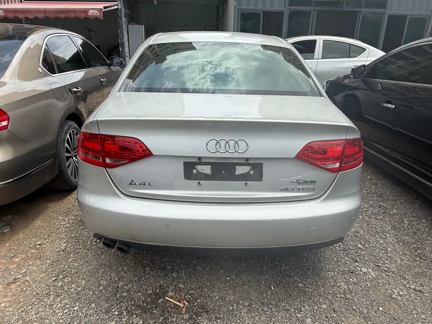 Audi A4L 2010 2.0 TFSI Standard фото 8