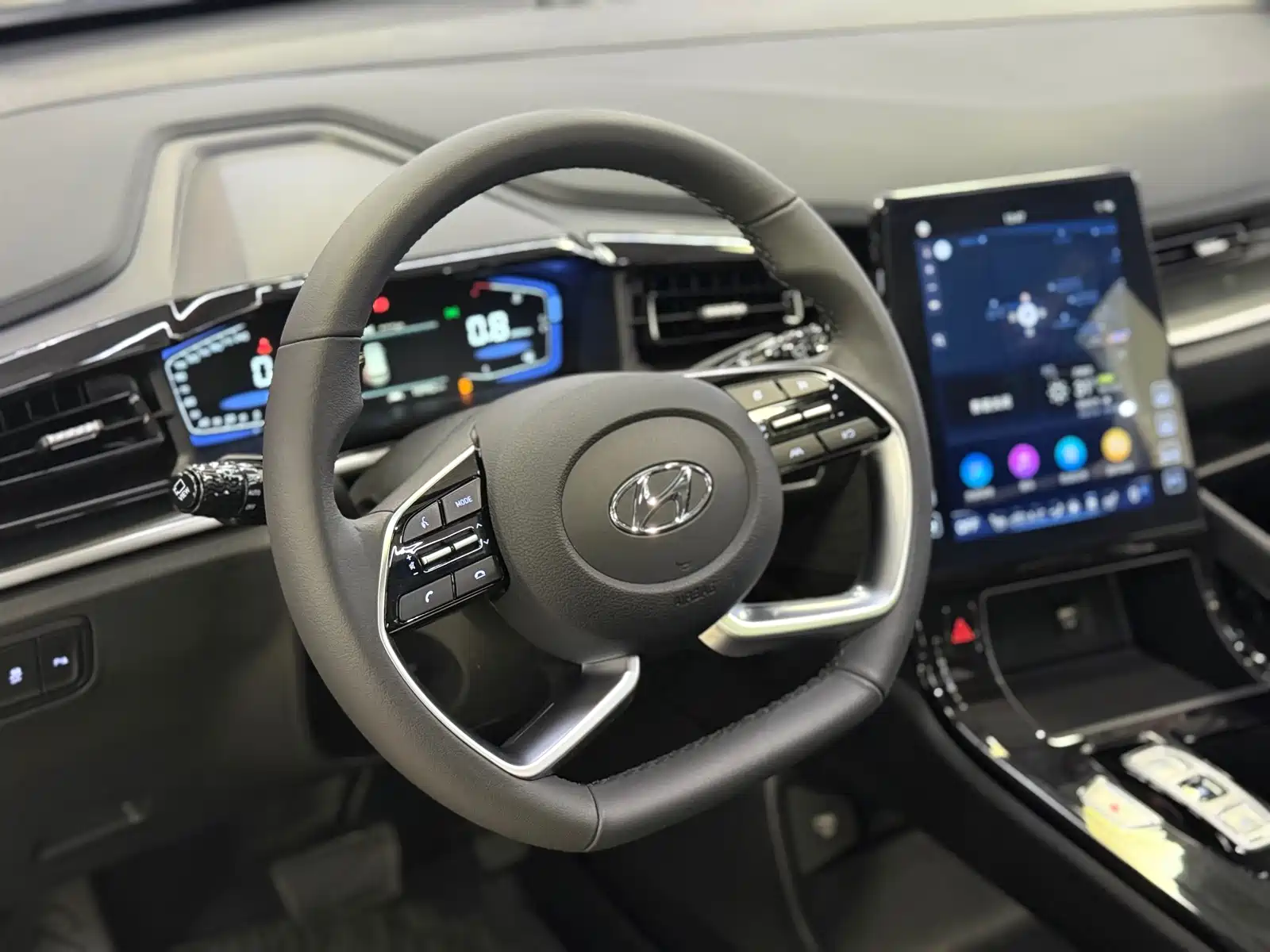 صورة 8 - Hyundai Custo