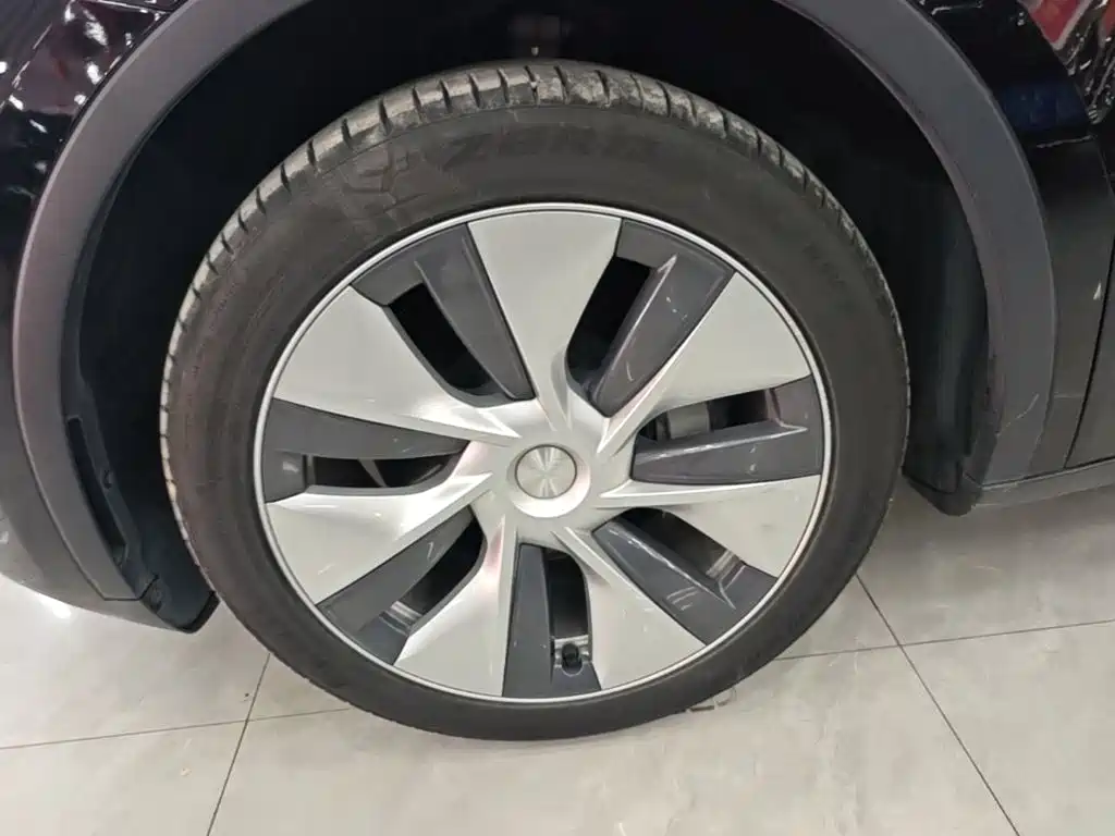 Фото 25 - Tesla Model Y