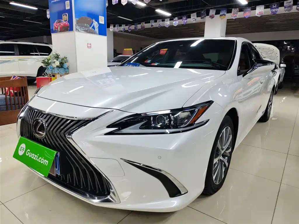 Lexus ES 2018 200 Excellence Edition China V