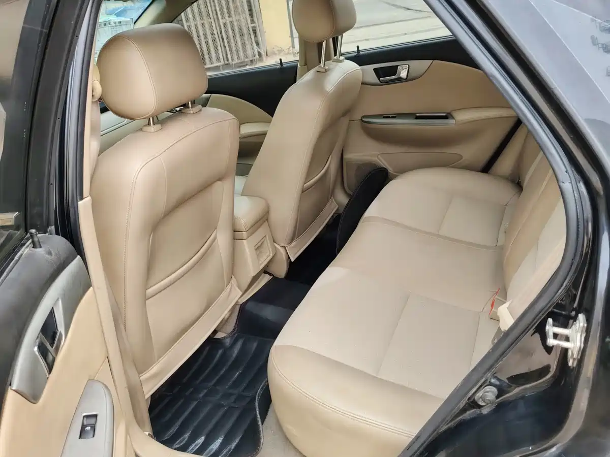 Buick Excelle 2013 1.5L Manual Exclusive фото 6