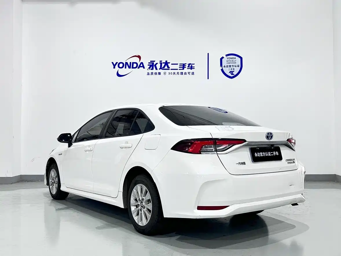 Toyota Corolla 2021 Hybrid 1.8L E-CVT Pioneer Edition фото 3