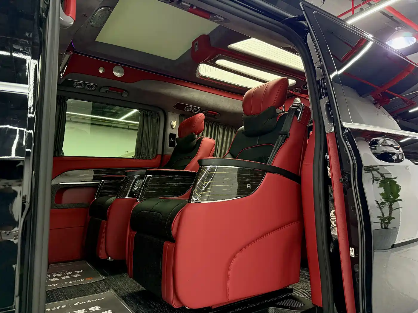 Mercedes-Benz V-Class 2022 V 260 L Long Wheelbase Prestige Edition фото 12