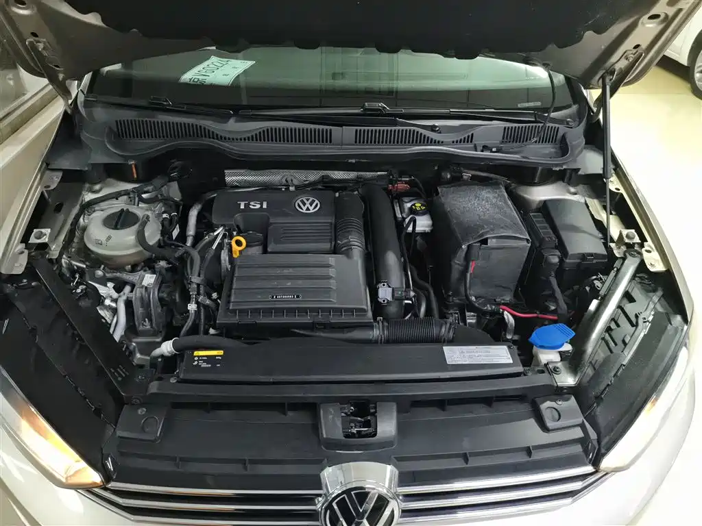 Volkswagen Golf Sportsvan 2016 230TSI Automatic Luxury фото 20
