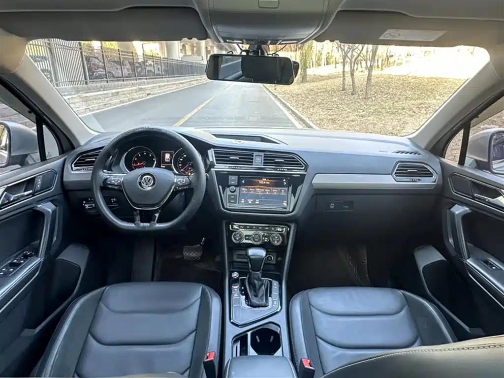 Volkswagen Tiguan L 2018 Facelift 330TSI Automatic 2WD Luxury Edition фото 21