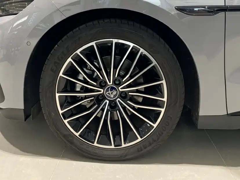 BYD Han 2025 DM-i Smart Driving Edition 125KM LiDAR Flagship фото 7