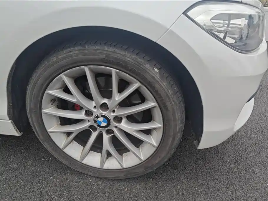 BMW 1 Series (Import) 2016 120i Leading Model фото 6