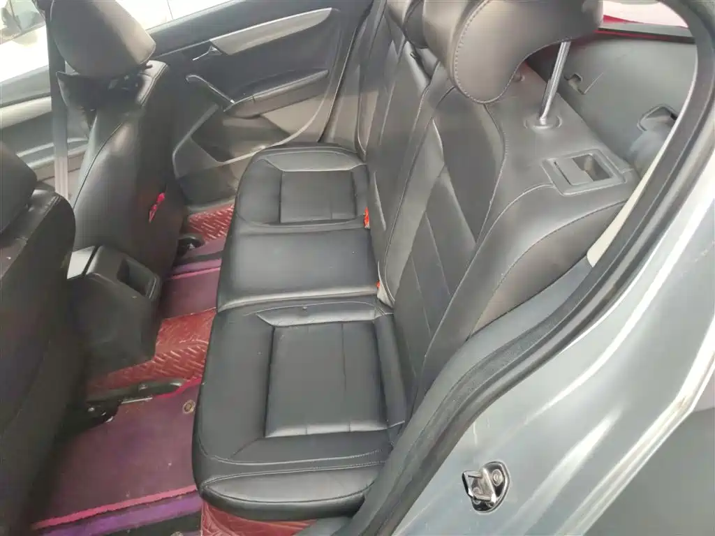 Volkswagen Lavida 2013 Facelift Classic 1.6L Automatic Comfort фото 14