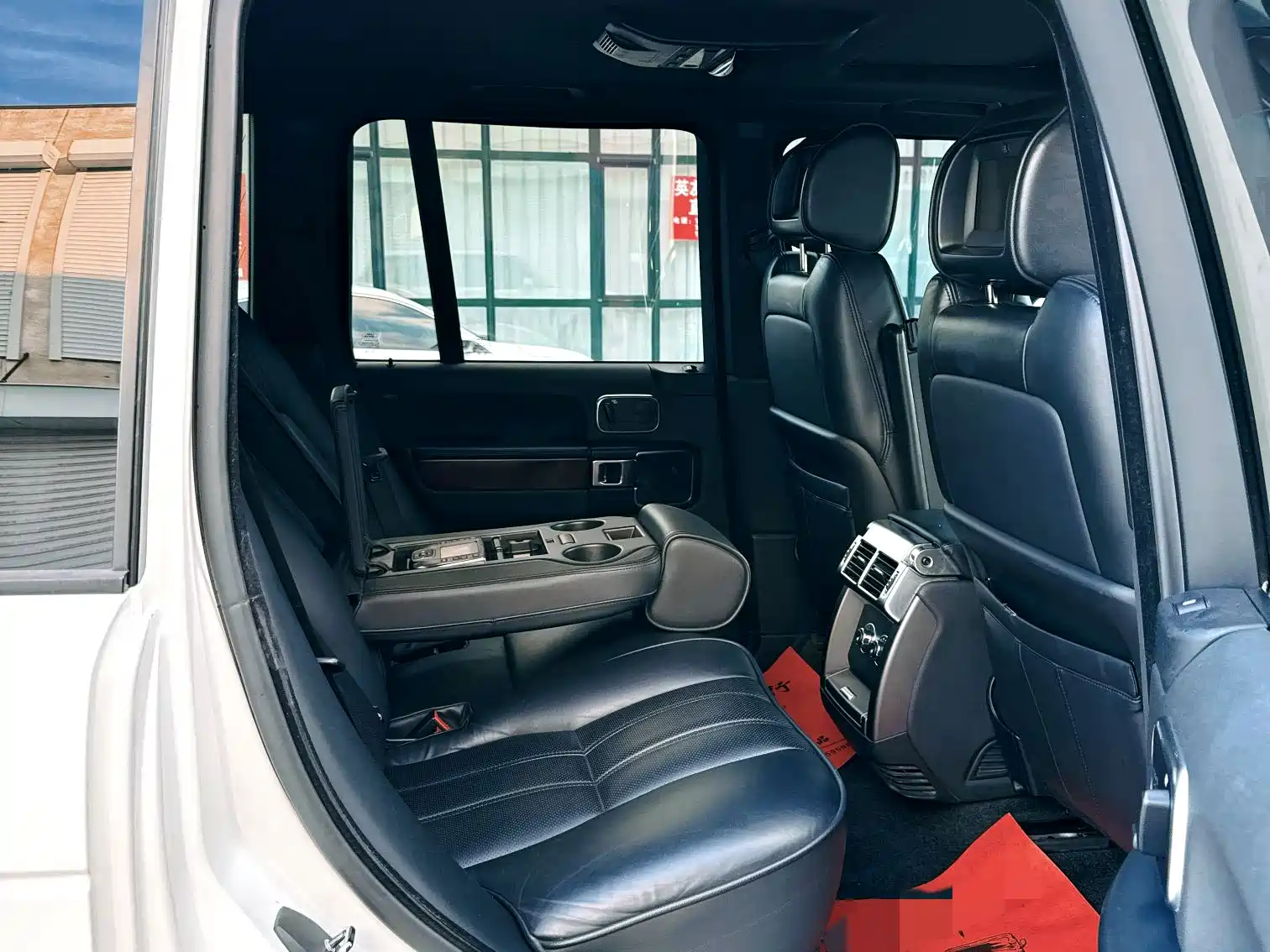 Photo 11 - Land Rover Range Rover