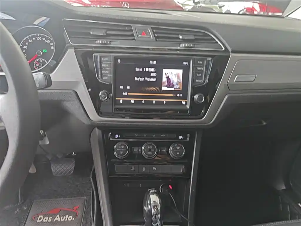Volkswagen Touran 2018 Touran L 280TSI DSG Comfort 7-seater China V фото 13