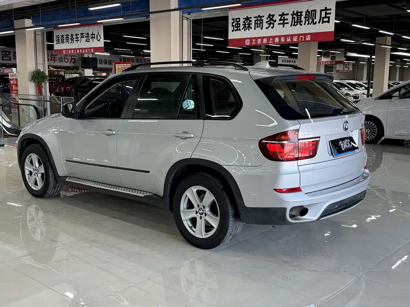 BMW X5 (Import) 2011 xDrive35i Leading Edition фото 4