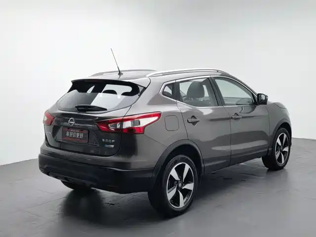 Nissan Qashqai 2016 2.0L CVT Luxury Edition — фото 2